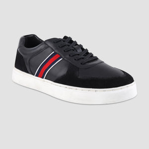 Comfort Meets Style: The Best Shoes for Traveling in 2024