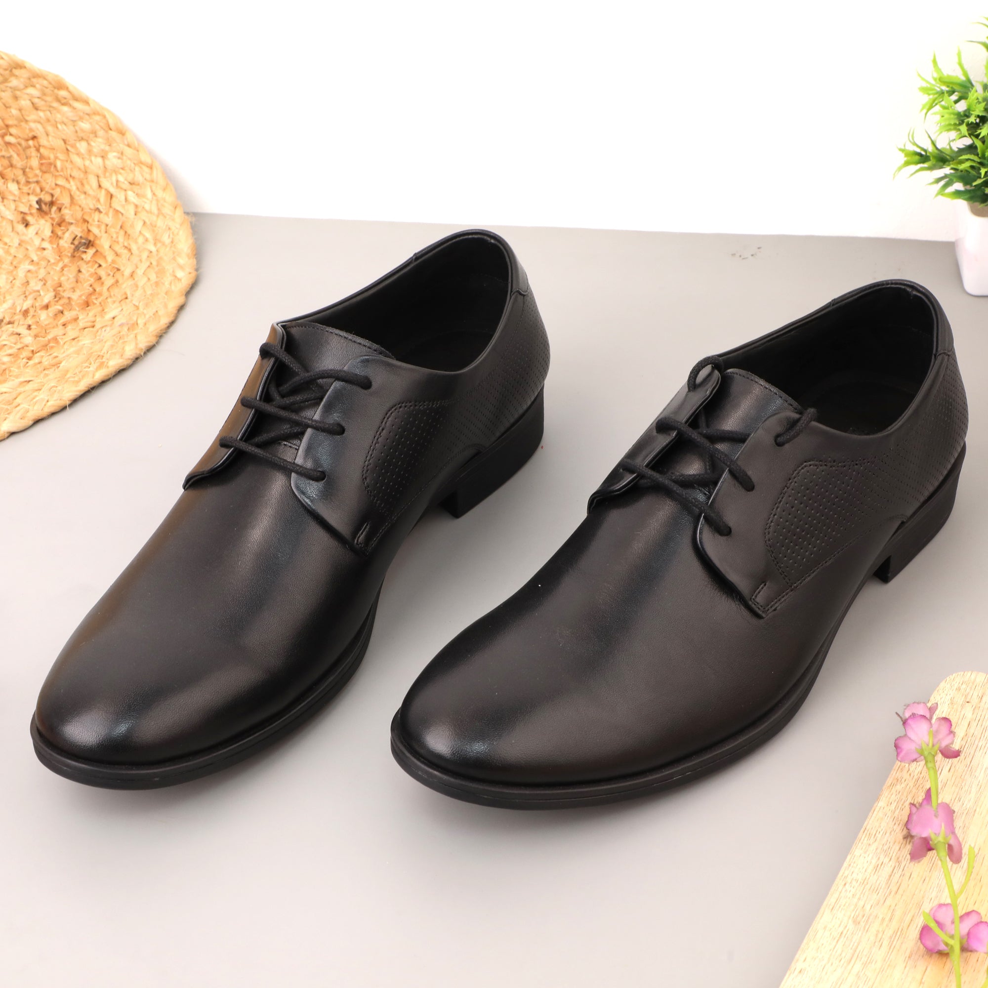 Ezok Black Leather Formal Shoes For Men