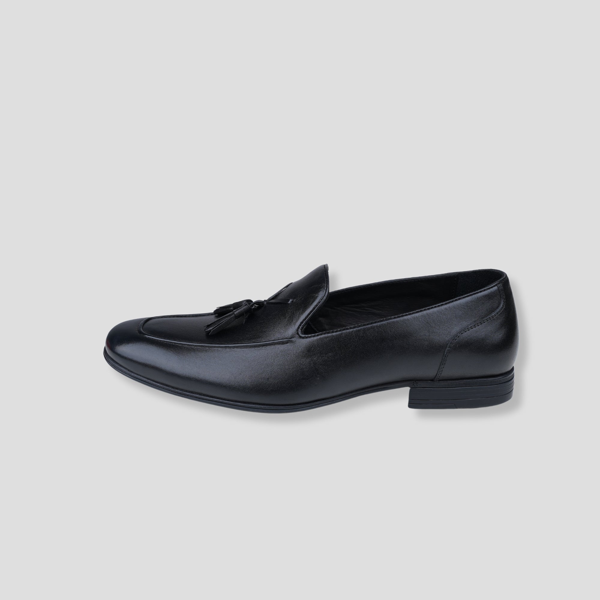 Ezok Leather Black Casual Loafer Shoes For Men