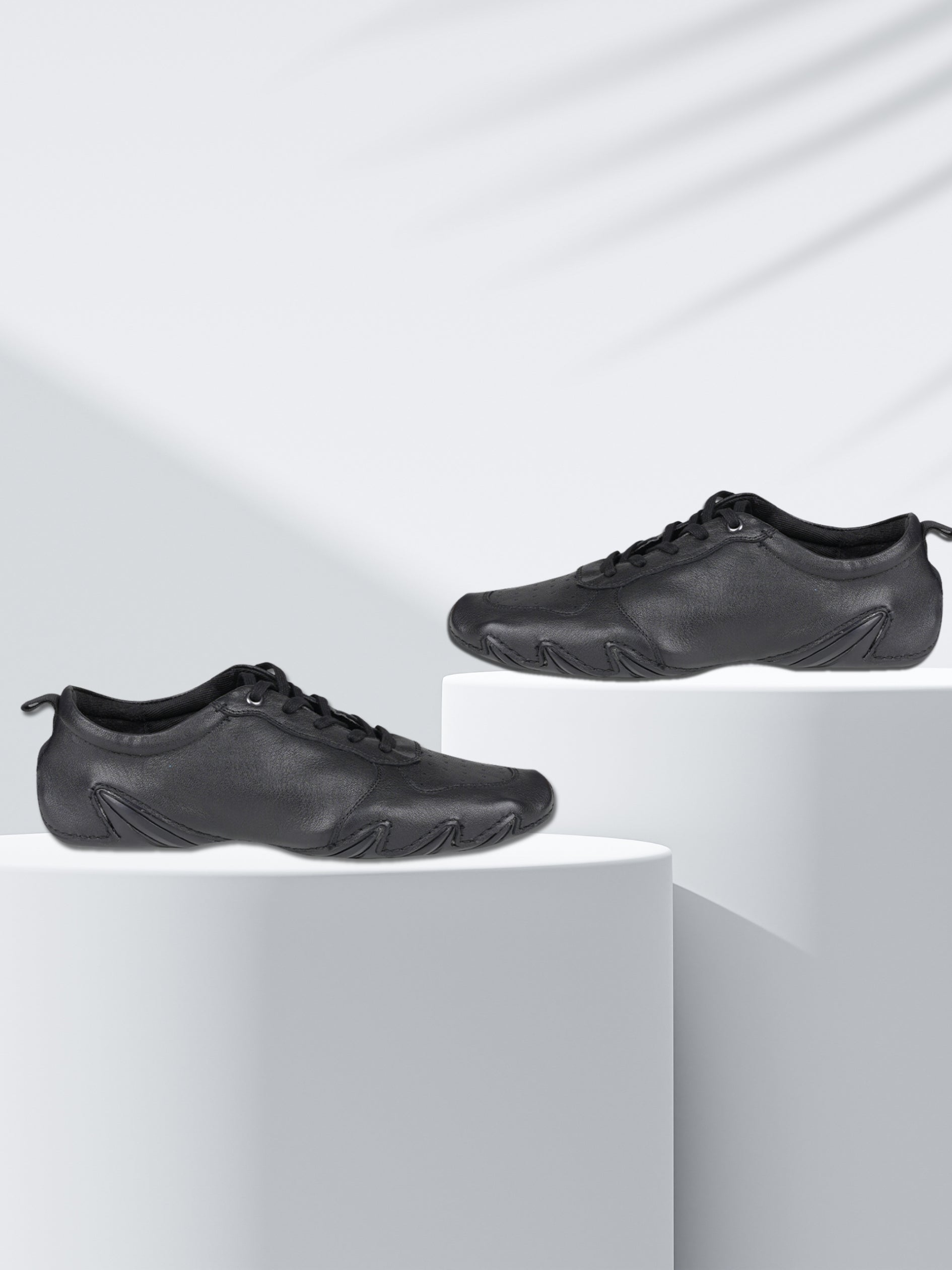 Ezok Men Leather Lace-Up Casual Shoes