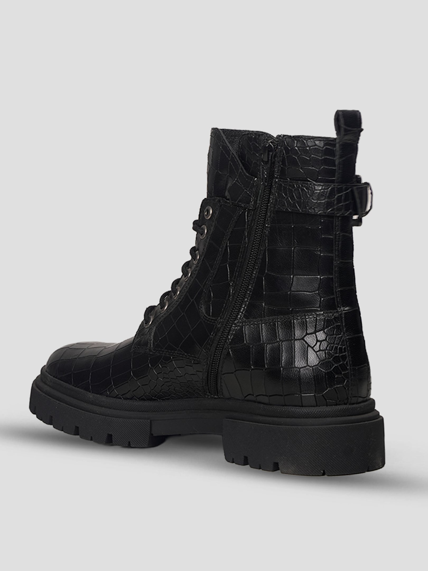 EZOK Men’s Black Croc Texture Leather Ankle Boots | Lace-Up