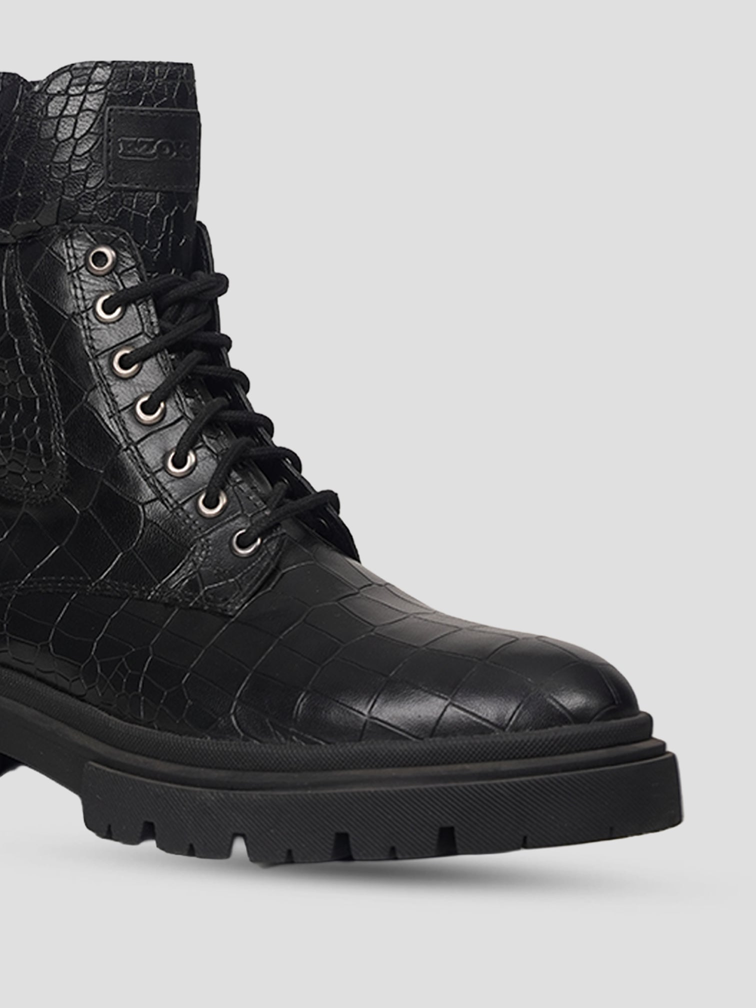 EZOK Men’s Black Croc Texture Leather Ankle Boots | Lace-Up