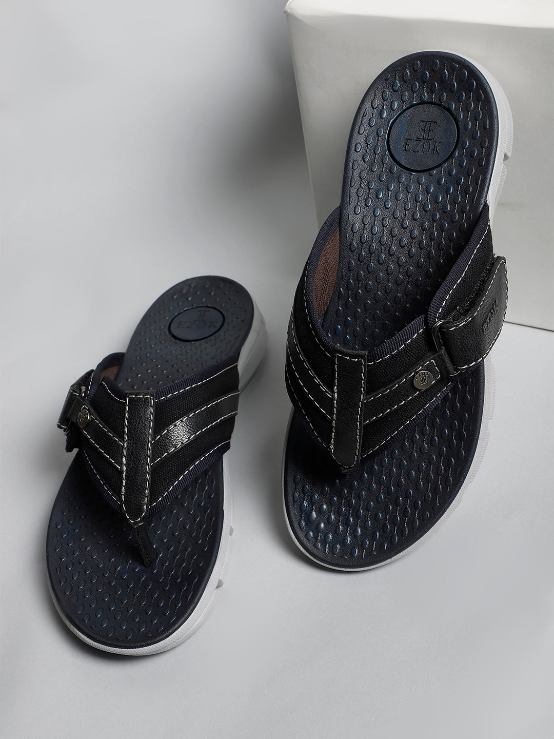 Leather black flipflops for men