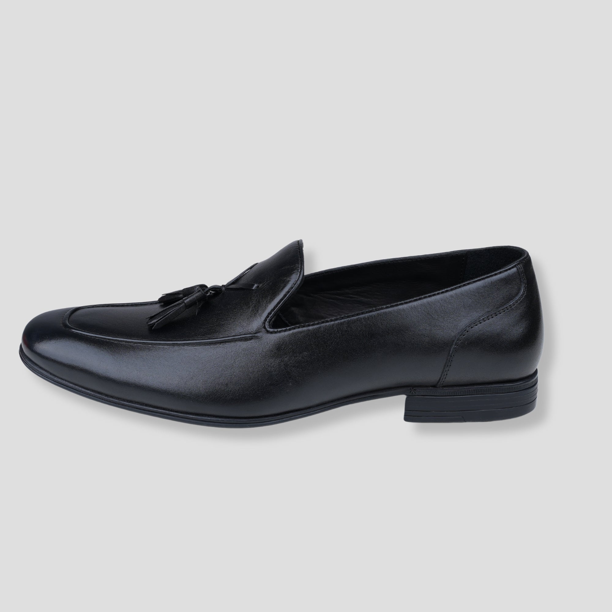 Ezok Men Leather Lace-Up Casual Shoes