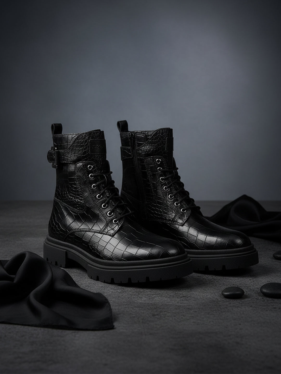 EZOK Men’s Black Croc Texture Leather Ankle Boots | Lace-Up